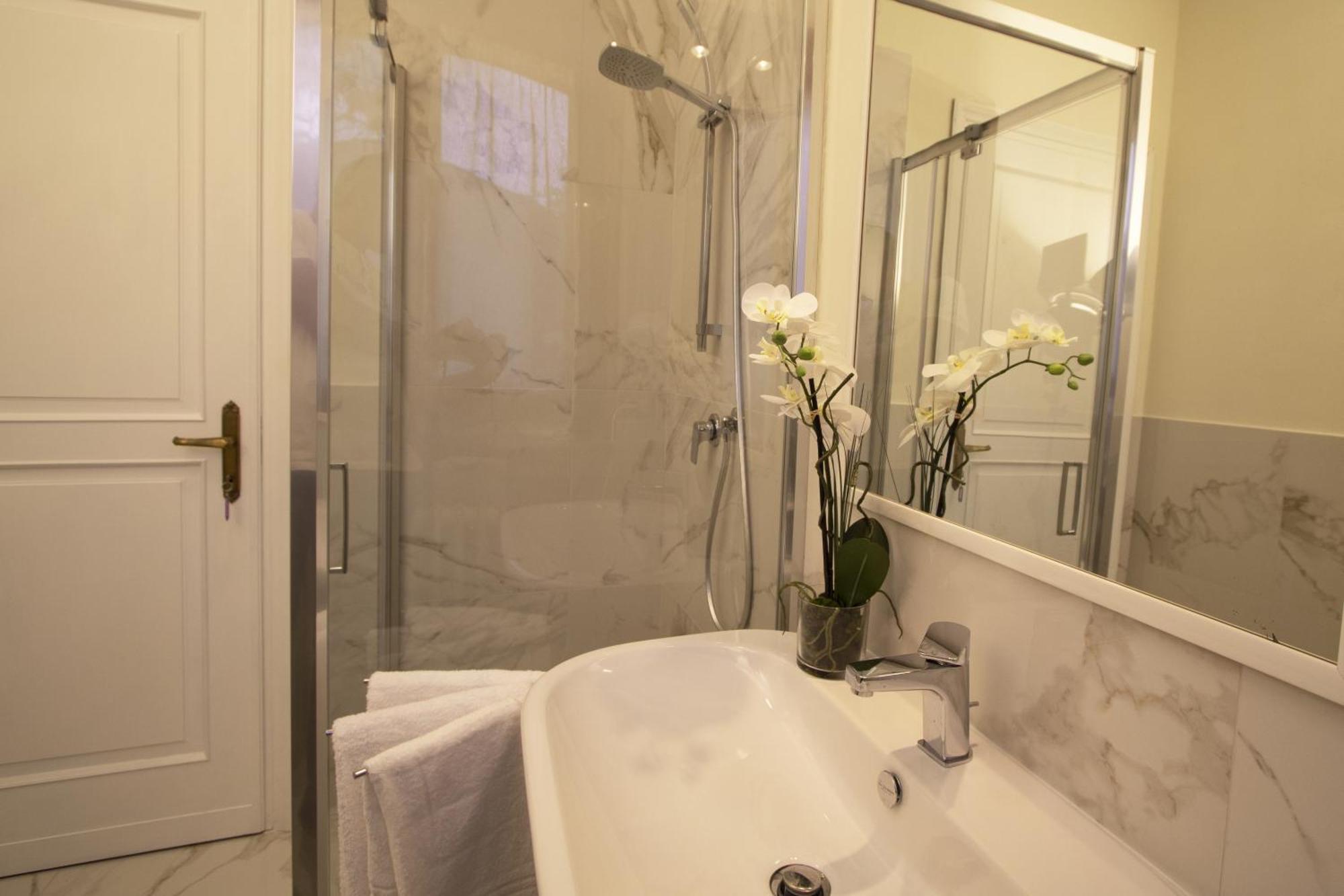 Villamara Luxury Rooms La Spezia Luaran gambar